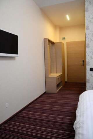 Апарт-отели Zenti Plaza Hotel Дробета-Турну- Севери Двухместный номер с 1 кроватью-21